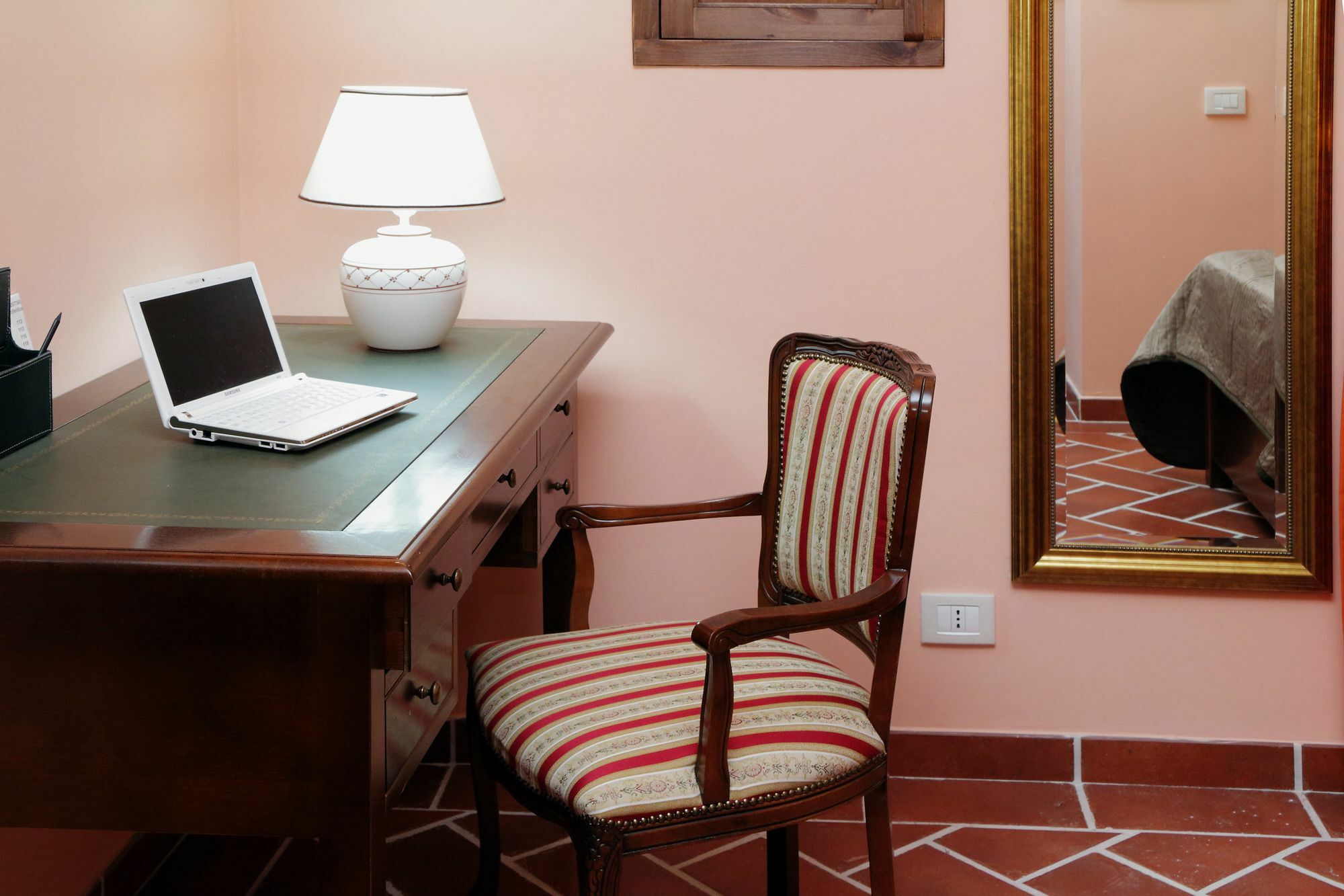 Lillihouse Hotel Рим Екстериор снимка