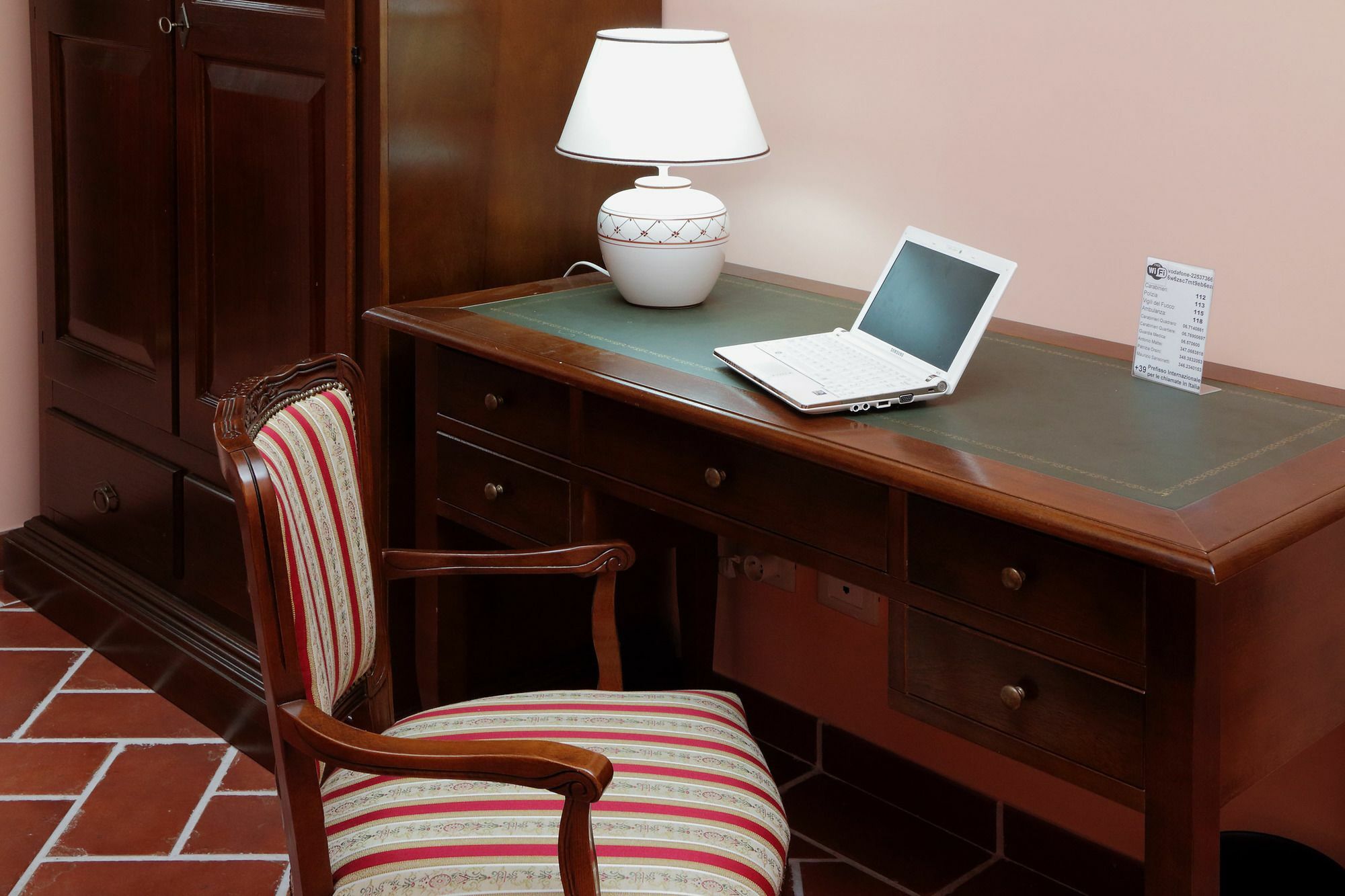 Lillihouse Hotel Рим Екстериор снимка